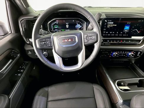 Used 2024 GMC Sierra 2500 SLT w/ SLT Premium Package AWD/4WD image 9