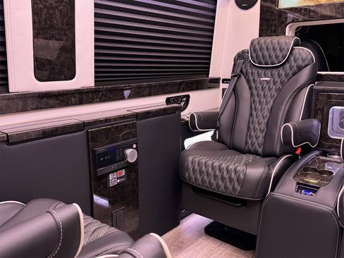 Used 2024 Mercedes-Benz Sprinter 3500 image 23