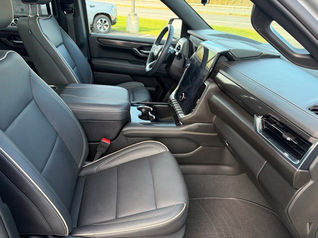 Used 2025 GMC Yukon XL Elevation w/ Technology Package AWD/4WD image 12