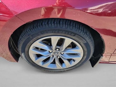 Used 2020 Toyota Avalon XLE image 9