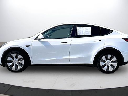 Used 2024 Tesla Model Y Long Range AWD/4WD image 6
