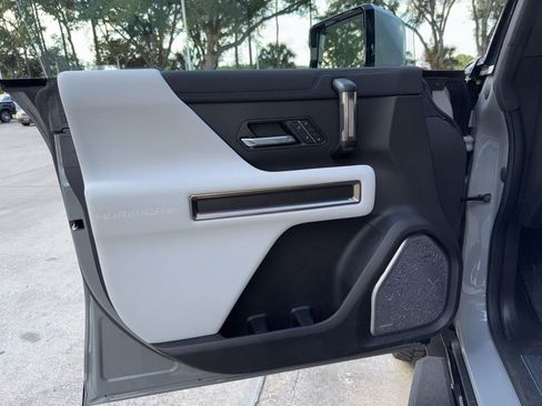 Used 2025 GMC Hummer EV 3X AWD/4WD image 27
