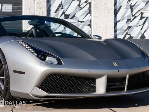 Used 2019 Ferrari 488 Spider image 2
