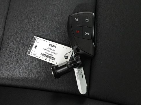 New 2026 GMC Canyon Elevation w/ Convenience Package image 24