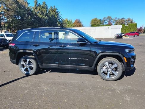 New 2025 Jeep Grand Cherokee Limited image 7