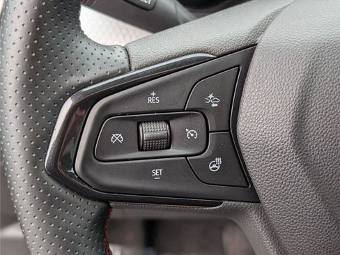 Used 2024 Chevrolet Trax RS w/ Sunroof Package image 21