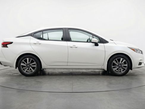 Used 2025 Nissan Versa SV image 11