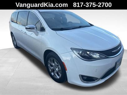 Used 2019 Chrysler Pacifica Limited w/ Advanced Safetytec Group