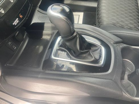 Used 2017 Nissan Rogue S w/ S Appearance Package AWD/4WD image 30