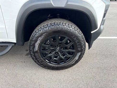 Used 2025 Chevrolet Colorado Trail Boss AWD/4WD image 12