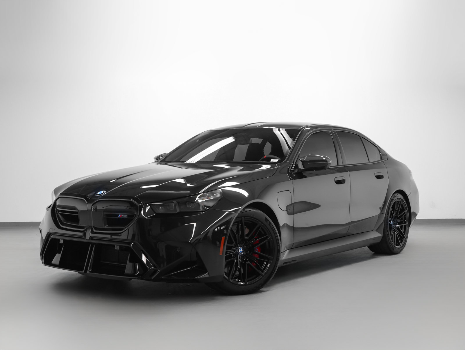 Used 2026 BMW M5 w/ Carbon Package AWD/4WD image 1