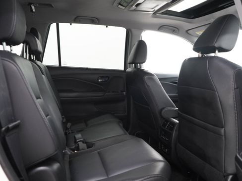 Used 2017 Honda Pilot Touring image 14
