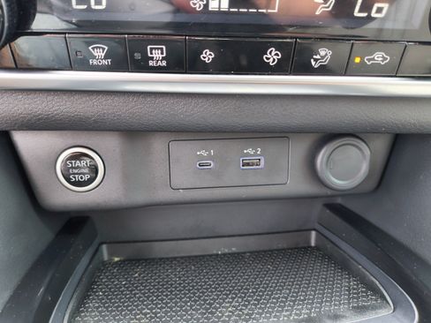 Certified 2023 Nissan Rogue SV FWD image 29
