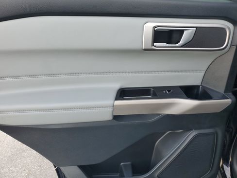 Used 2023 Ford Explorer XLT w/ Equipment Group 202A image 31