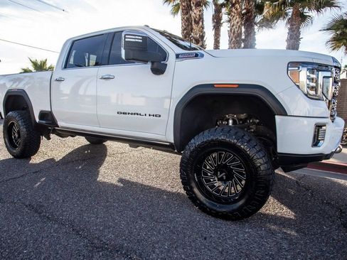 Used 2021 GMC Sierra 3500 Denali w/ Denali Ultimate Package image 3