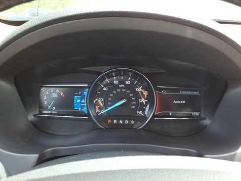 Used 2018 Ford Explorer XLT w/ Equipment Group 202A AWD/4WD image 22