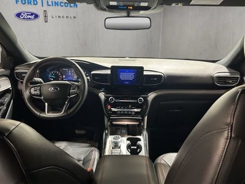 Certified 2022 Ford Explorer ST-Line AWD/4WD image 2