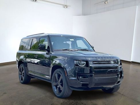 New 2026 Land Rover Defender 130 X-Dynamic SE AWD/4WD image 3