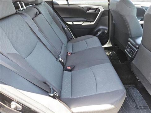 Used 2025 Toyota RAV4 XLE FWD image 24