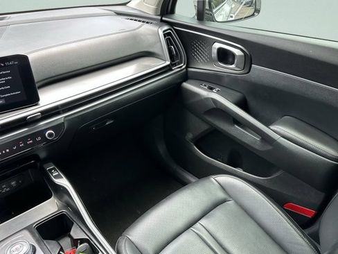 Used 2025 Kia Sorento EX w/ EX Panoramic Sunroof Package FWD image 16