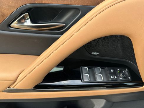 Certified 2024 Lexus LX 600 4WD w/ Luxury Package image 12