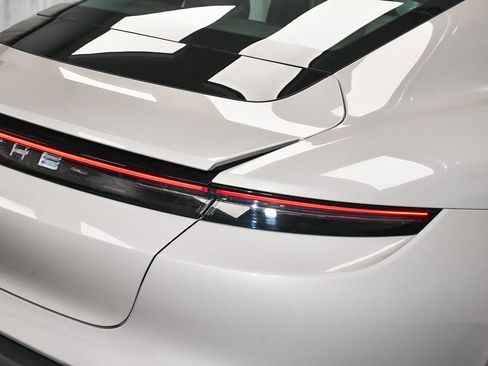 Used 2021 Porsche Taycan Turbo image 90