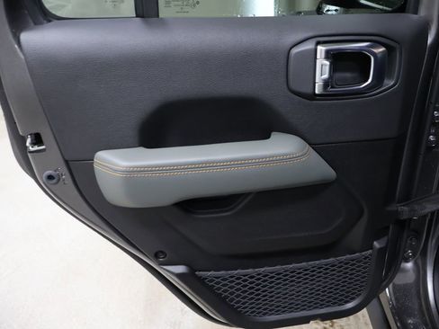 New 2026 Jeep Gladiator Mojave image 11