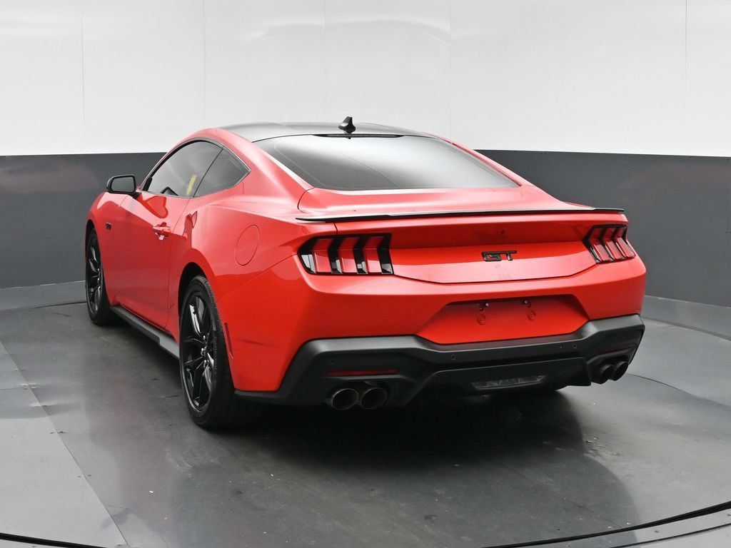 Used 2025 Ford Mustang GT Premium RWD image 5