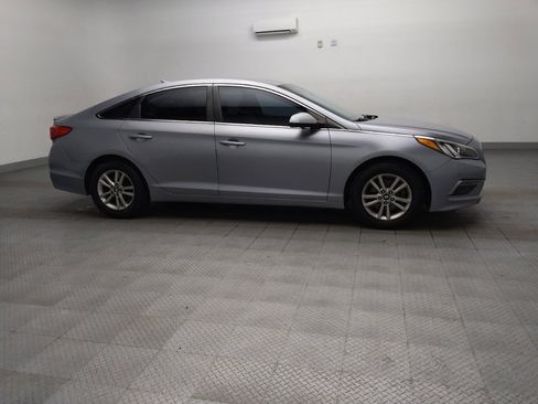 Used 2015 Hyundai Sonata SE w/ Option Group 09 FWD image 11