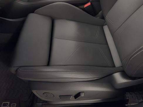 Certified 2025 Audi Q3 2.0T Premium w/ Convenience Package image 16