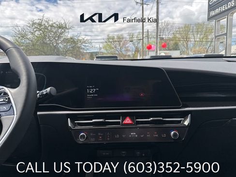 New 2025 Kia Niro EX w/ EX Cold Weather Package FWD image 15