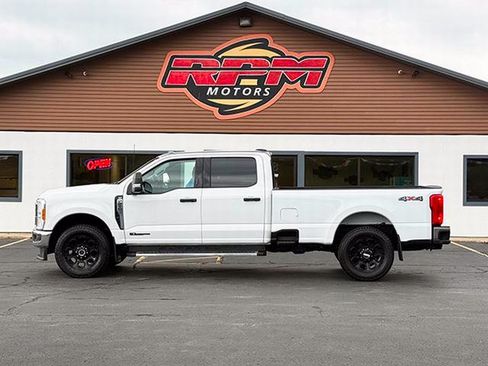 Used 2023 Ford F250 XLT AWD/4WD image 5
