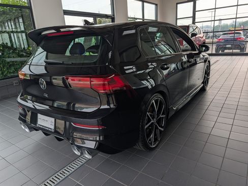Used 2023 Volkswagen Golf R AWD/4WD image 3
