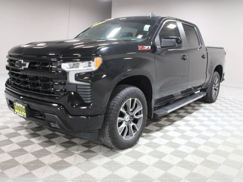 Used 2024 Chevrolet Silverado 1500 RST w/ Z71 Off-Road Package AWD/4WD image 7