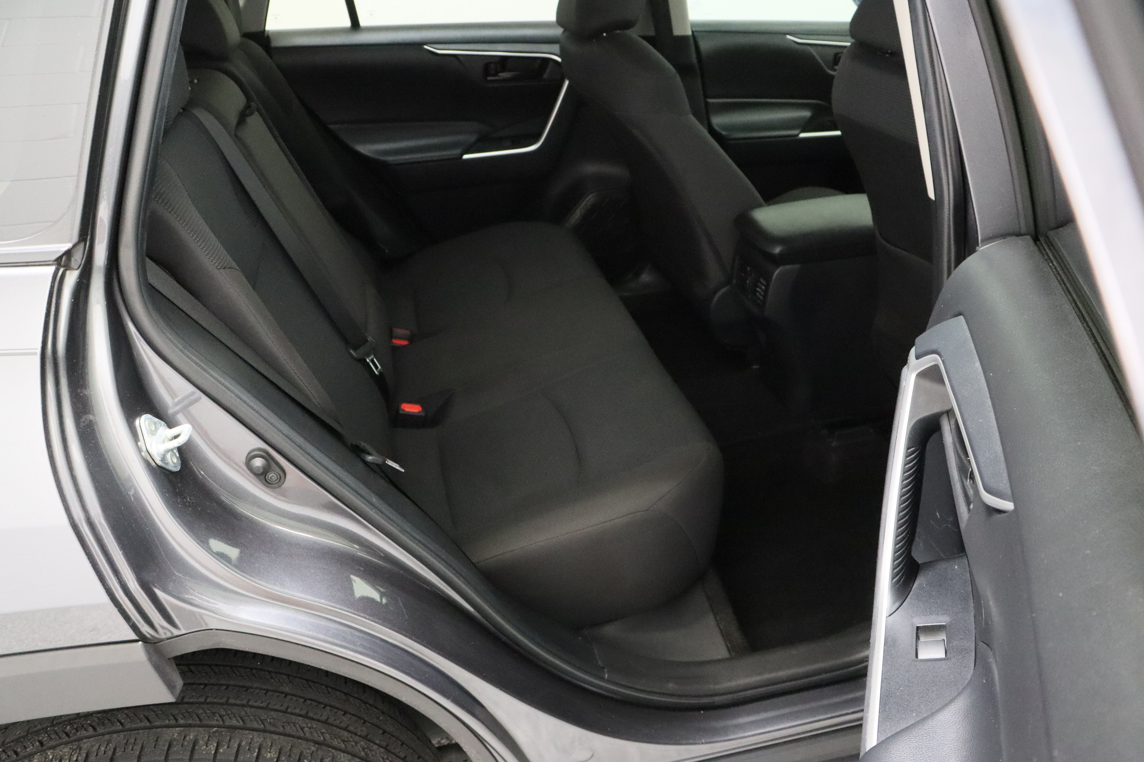 Used 2024 Toyota RAV4 LE FWD image 30