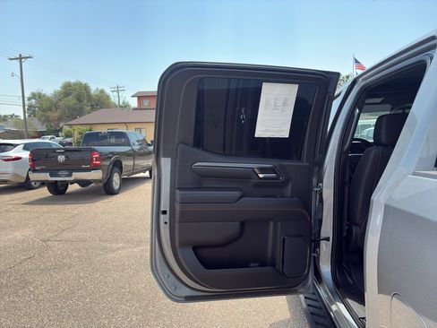 Used 2023 GMC Sierra 1500 AT4 w/ Technology Package AWD/4WD image 32