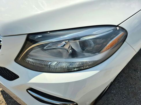 Used 2019 Mercedes-Benz GLE 400 4MATIC image 29