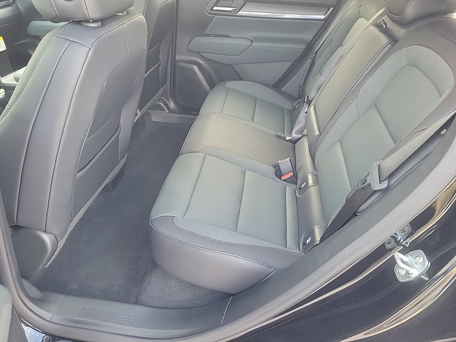 New 2027 GMC Terrain AT4 w/ Convenience Package III AWD/4WD image 10