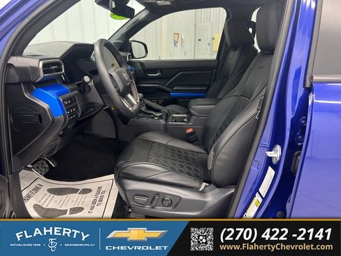 Used 2024 Toyota Tacoma 4x4 Double Cab image 9