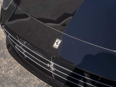 Used 2015 Ferrari California T image 18