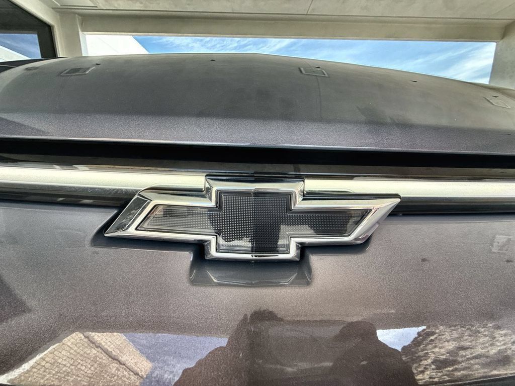 Used 2024 Chevrolet Equinox EV RS FWD image 30
