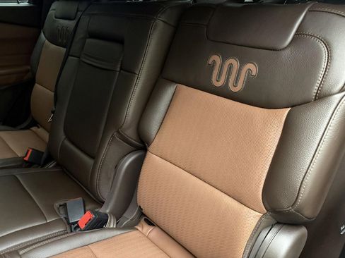 Used 2021 Ford Explorer King Ranch w/ Premium Technology Package AWD/4WD image 23