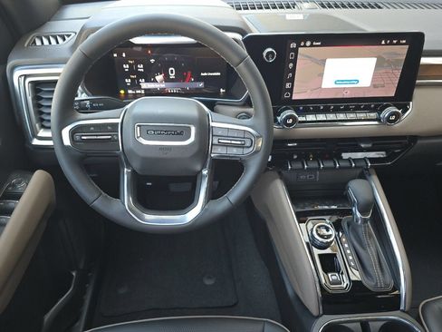 New 2026 GMC Canyon Denali w/ LPO, Black Badging Package AWD/4WD image 11