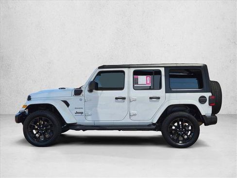 Used 2023 Jeep Wrangler Unlimited Sahara w/ Cold Weather Group AWD/4WD image 8