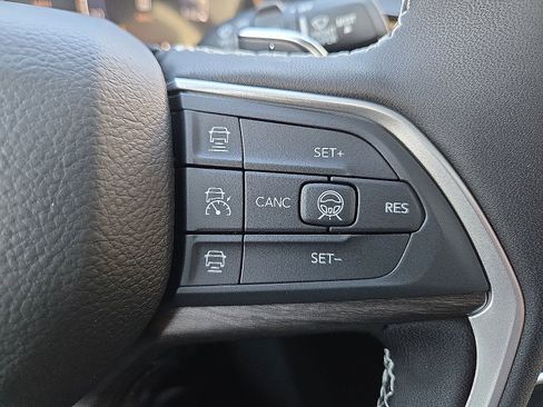 New 2026 Jeep Grand Cherokee Limited w/ Trailer Tow Package image 18