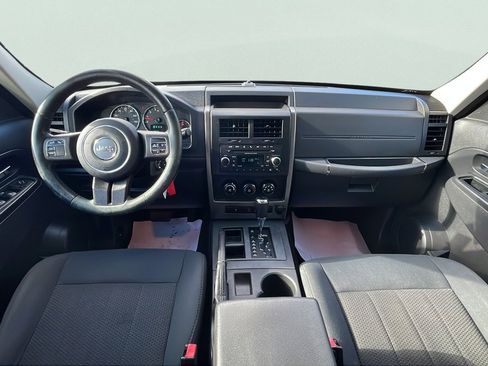 Used 2012 Jeep Liberty Sport w/ Popular Equipment Group RWD image 9
