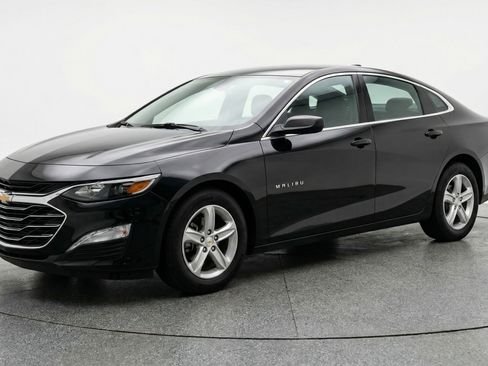 Used 2024 Chevrolet Malibu LT image 3