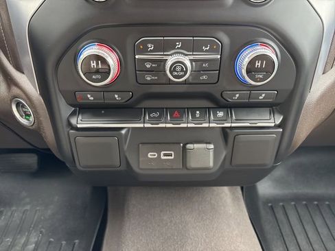 Used 2022 GMC Sierra 1500 SLE image 24