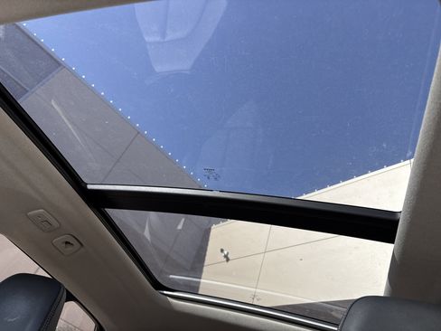 Used 2025 Volvo XC40 B5 Core image 28