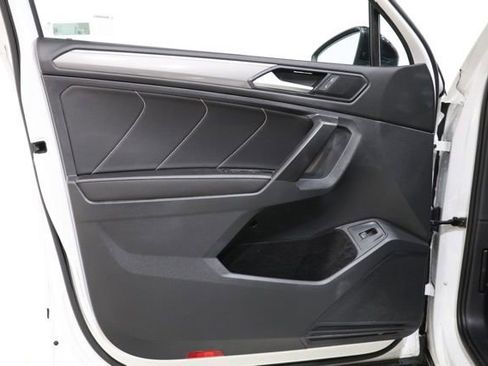 Used 2022 Volkswagen Tiguan SE R-Line AWD/4WD image 19